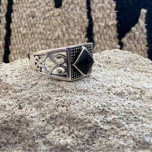 ❤️ Black Onyx Filigree Scroll-Work Unisex Sterling Silver Size 9.25 Ring 5.4 Gm